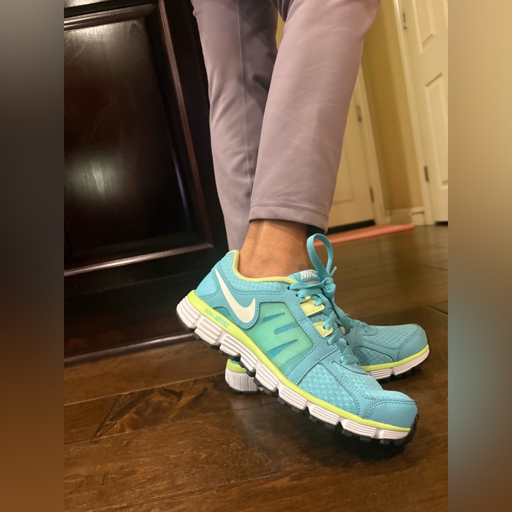 Women’s Nike Dual Fusion ST 2 Teal Yellow Sneakers - Picture 6 of 8